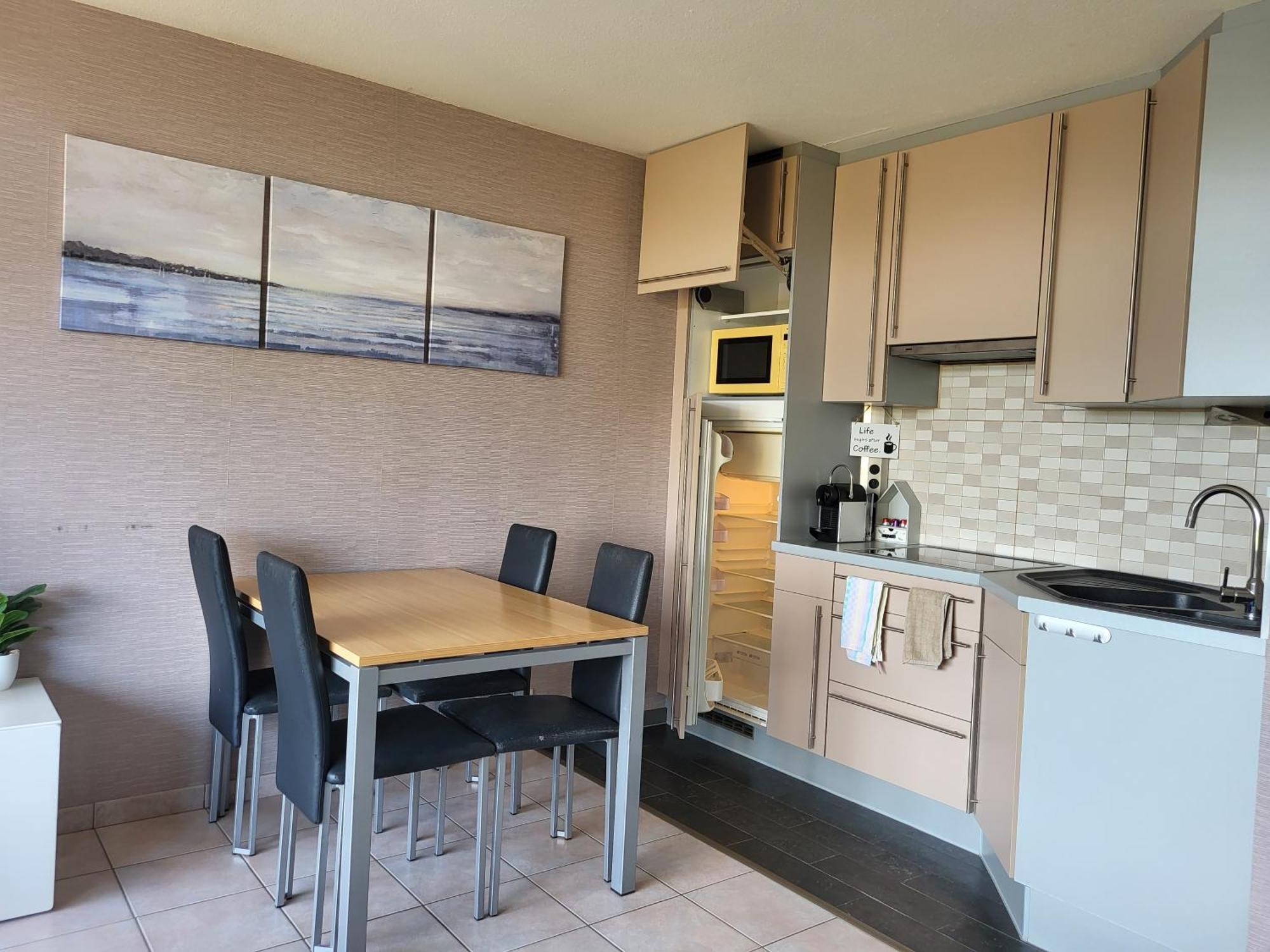 Studio Astrid At 100 Meter From Sea With Parking Place Bredene Exterior photo